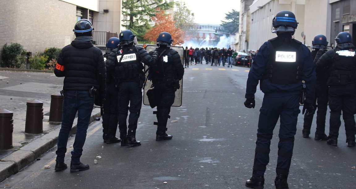 apostrophe45's tweet photo. Retour sur une nouvelle matinée de violences autour des lycées orléanais du centre-ville
https://t.co/91ywRsnhPi https://t.co/qmd5mNVY8D