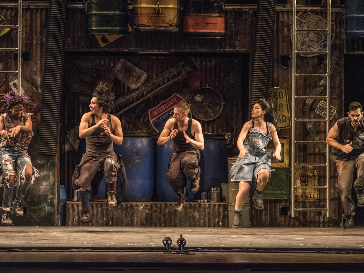 broadwaychicago's tweet photo. When someone yells “the floor is lava!” 😲. Don’t get burned; get off your seat and grab your tickets for @STOMPNYC beginning tomorrow! Tickets at: https://t.co/FxwmnmazR9
#TimeToStomp #broadwayinchicago https://t.co/3zc5DKi8te
