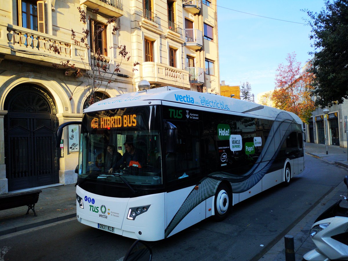 miniautobusero's tweet photo. @TUS_Sabadell está realizando pruebas en blanco con un #Vectia Veris.12 por algunas líneas de la red
Este vehículo ha pisado otras empresas como Soler i Sauret y la EMT de Valencia. https://t.co/LnngyzZQEG