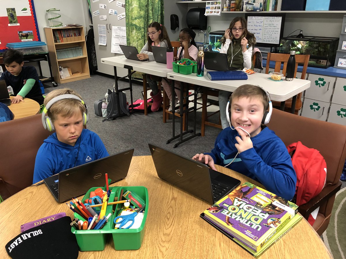clover_renee's tweet photo. Sheer bliss when your students are giddy with their new learning.  They are engaged, critically thinking, supporting each other, and leaning into the rigor of coding. #iLoveHourOfCode #weareAPHE https://t.co/ekf6GLeLrL