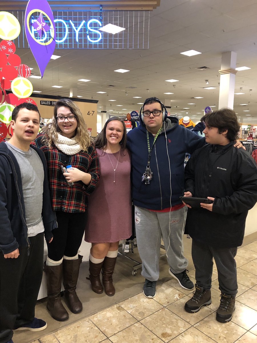 MuhlLeo's tweet photo. Boscov’s Special Needs Shopping Event #santashelpers https://t.co/qIq23EDPHU