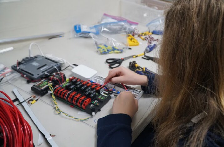 teamfreedomdr's tweet photo. Throwback to the building season, We can’t wait until kick off!🛠🤖
.
#FreedomForever
#OMGrobots
•
👇🏻Sponsors👇🏻
•
@MTurismoRD
@ViceRDo
#kohlerDR
@airmaxrd
@AUNIDOSRD
@villacampast
@abcschoolrd
@StGeorgeRD
#piisaindustrialpark
#AFPPopular
#Laboquidom
#AmipharmaDominicana https://t.co/wzOqGjy2Sk