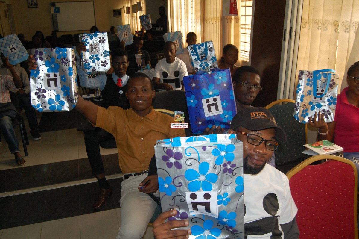 SDSNYouthNG's tweet photo. #AboutYesterday

It was about #love about #giving it's about #care.  Everyone present had a touch of love. 

#SDGs
#MoveHumanity 
#SDSNYouth https://t.co/euTXsdt90C