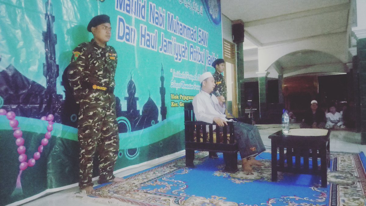 Rohendi251's tweet photo. Dalam rangka memperingati maulid nabi MUHAMMAD SAW,pengawalan alhabib ayip masholeh dari jagasatru kab.cirebon...
Semangat energi tak kenal lelah...
@abil_habibi @WartoSimatupan2 https://t.co/vXDLgIZRkv