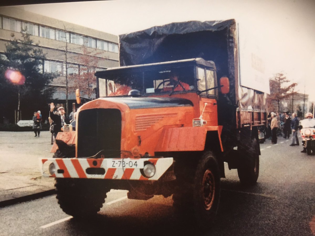 wimslebus's tweet image. @wjlbuijs opent tentoonstelling 40 jaar @sahelposs in @BibliotheekOss @dtvoss @DatisOss