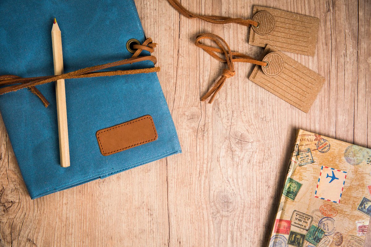 SafeMoneyRS's tweet photo. Need a gift for a frequent traveler? Here are some great (and not too obvious) ideas they're sure to love. #SMRS #SafeMoney #Travel #Gifts  https://t.co/TmRB8l3Y64 https://t.co/hVCCwiN9EH