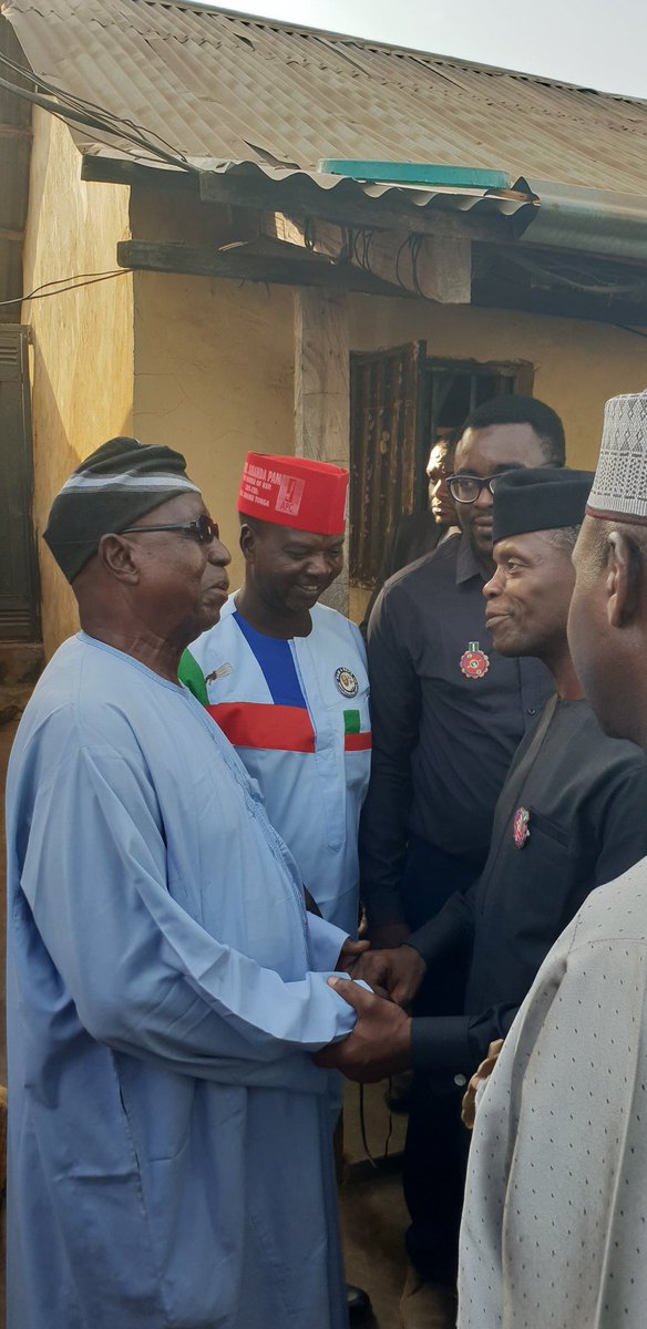 TheNextLevelNG's tweet photo. #NextLevelEngagement in Nyanya, Abuja.
We will take our message to the people we serve.
#WorkingForTheMajority https://t.co/V1CnkJpAO6