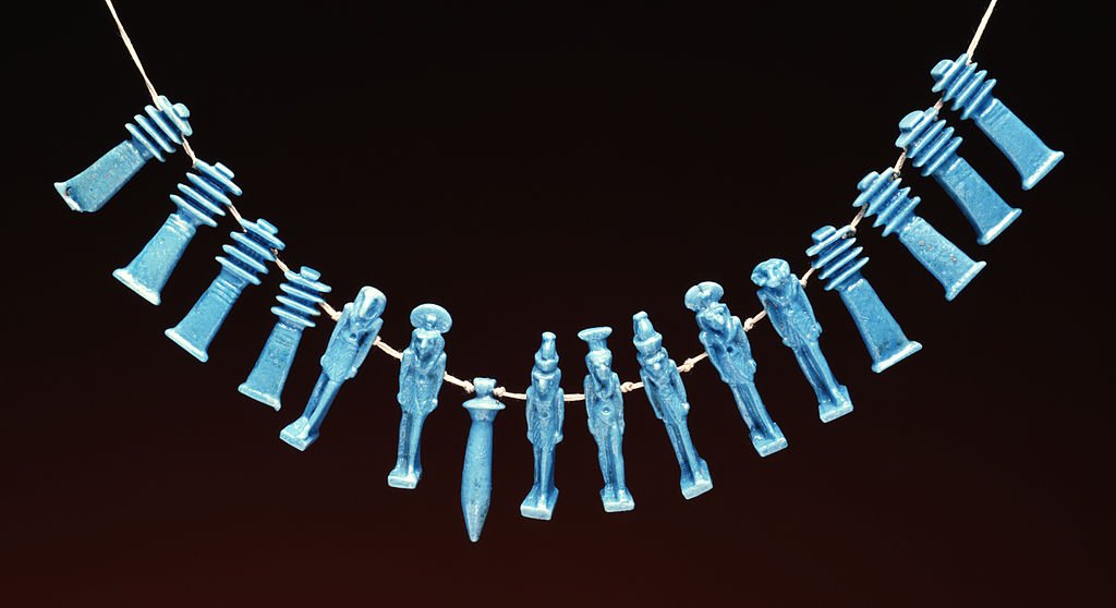 ArtDesignOnlin's tweet photo. 7 Oldest Pieces of Jewelry in the World https://t.co/JmQaL8xzN5 #Jewelry https://t.co/u9chfUJosk