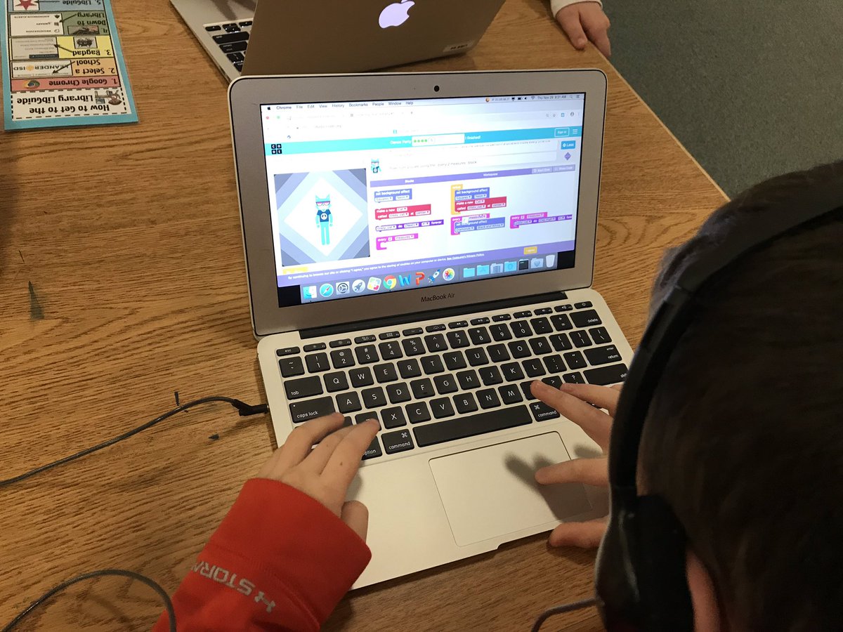 BagdadLibrary's tweet image. Students @BagdadElem are having so much fun problem-solving with #HourofCode! #LISDCodes #leanderisdlib #BagdadPride
