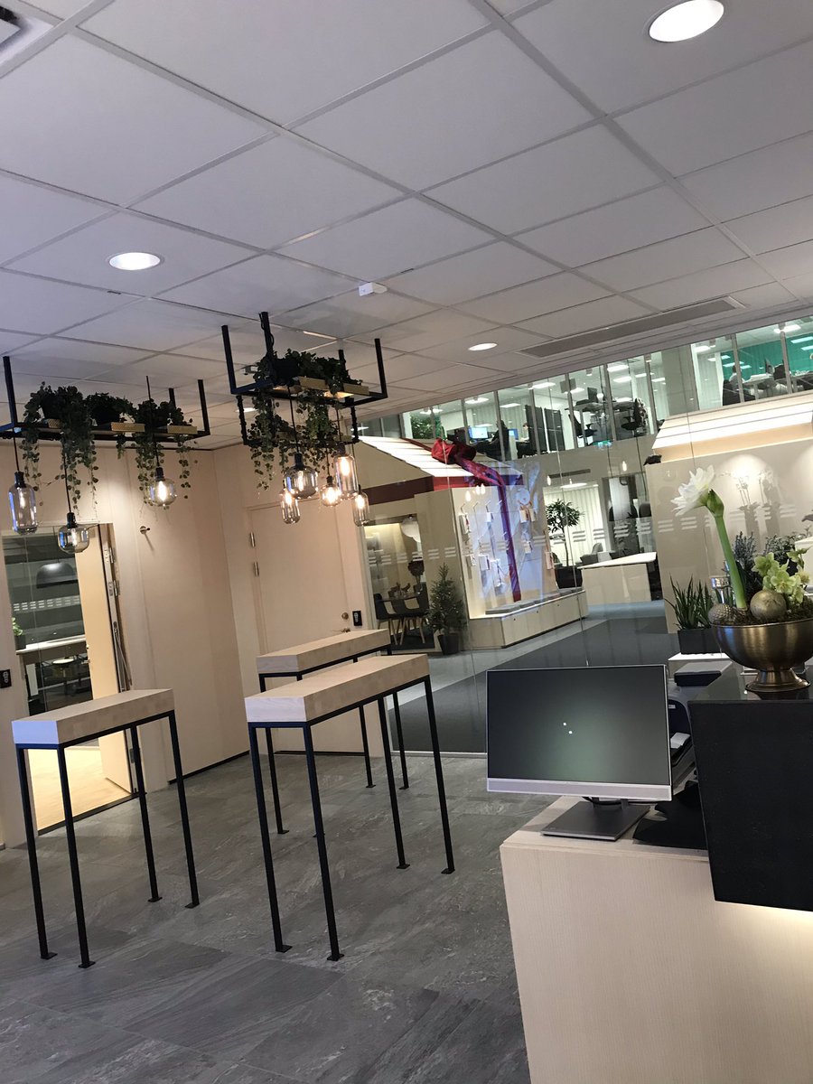 annhill1111's tweet photo. Erfarenhetsutbyte mellan kommunikatörer på Castellum och Mölndals stads förvaltningar och bolag på Castellums inspirerande kontor i Göteborg. Tack @TinaNorin ! #castellum #bästamöjligamölndal https://t.co/iAdAzHZKA7