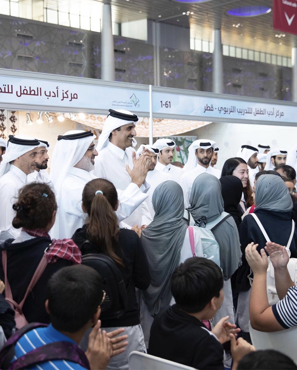 TamimBinHamad's tweet photo. سعدت اليوم بزيارة معرض الدوحة الدولي للكتاب الذي يشغل مكانة أساسية في المشهد الثقافي القطري. 
بالكتاب نبني المزيد من الوعي الفردي والجماعي ونتجاوز كشعوب أزمتنا الثقافية، وبتحويل القراءة الحرّة إلى أسلوب حياة نرتقي نحو الازدهار والنماء https://t.co/YoROvq8ucT