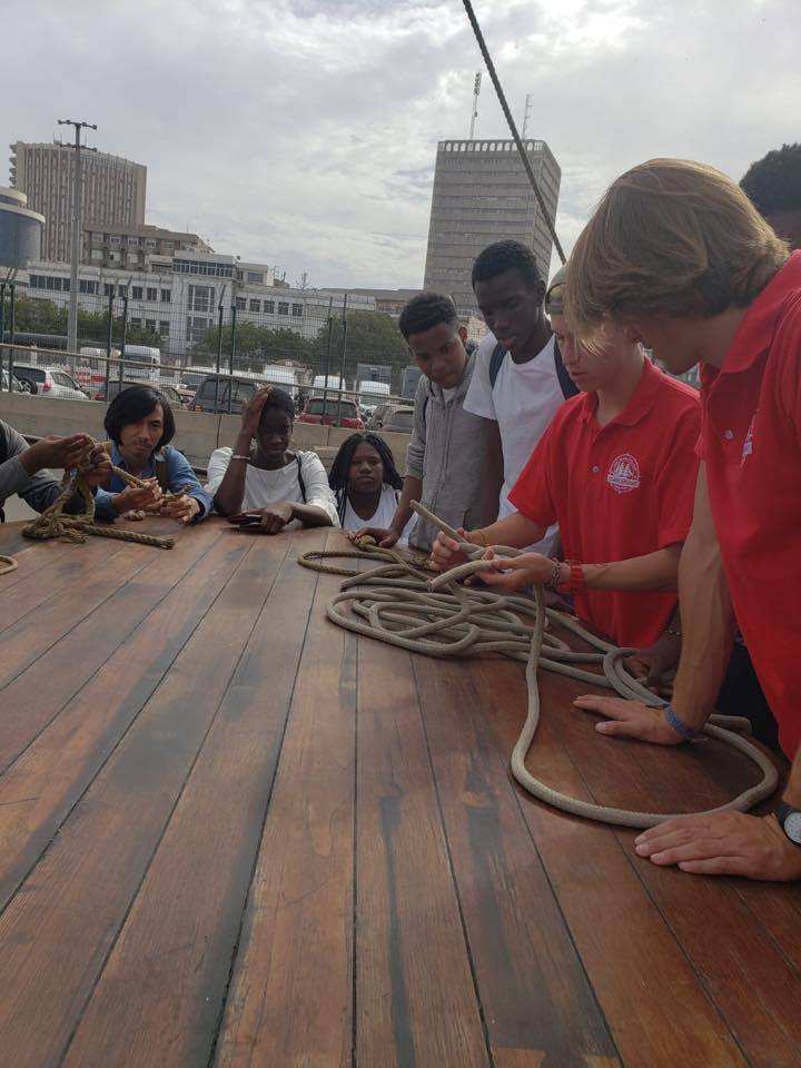 LCB_CSIDakar's tweet photo. Quelle magnifique semaine de partage entre les élèves du LCB et ceux du Bateau école Class Afloat!!! What a wonderful week of sharing between LCB students and Class Afloat School boat!!! 😍😍😍 Merci à vous Tous
#LCB #CSIDakar #CitoyensDuMonde #ClassAfloat #EchangesInterculturels https://t.co/VtOoxypwdg