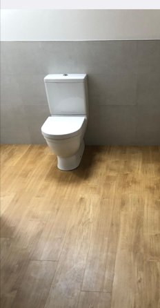 HertfordFloor's tweet photo. We fitted @AmticoFlooring Signature in Great Amwell &amp; what a difference it makes in the bathroom. The great thing about Amtico is that they provide luxury anywhere in the home. #amtico #hertfordflooring @HertfordFloor #amticosignature #middletohighend #woodexperts #vinylwood https://t.co/BrssNPlZyj