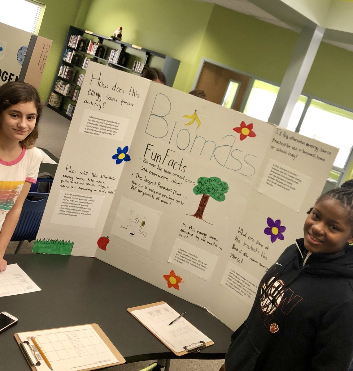 TabithaBOdom's tweet photo. Enjoyed learning about alternative energy sources with Mrs. Eddy’s Energy and the Environment Ss. Student planned Energy Expo! #lmslearn #mcslearn https://t.co/Pw7O6t8srE
