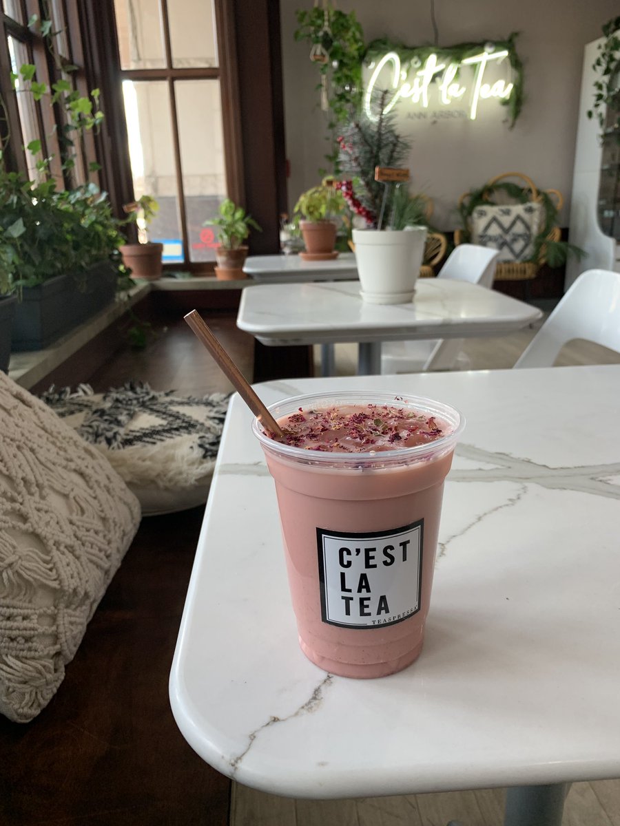 zainab💋 tweet media