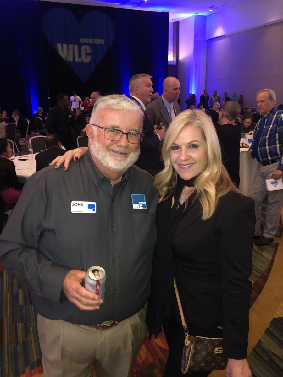 ana4keeeps's tweet photo. it’s always a pleasure catching up with my friend @DrJARoach. Looking forward to our work together with @thoughtxchng &amp; @ACSA_info Together we will #bringpeopletogether &amp; help district leaders learn how to engage their stakeholders one conversation at a time. #csba2018 https://t.co/Up1RVII1Pq