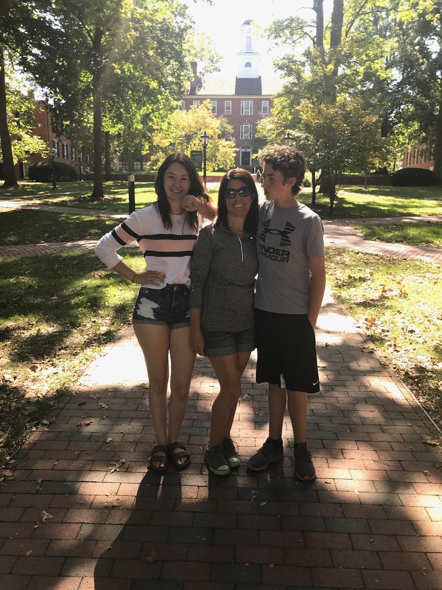 And a bonus #OULC1900 post because I tweeted about PRSSA twice. I'm so glad my family came down for Parents Weekend! (My dad was the photog for this pic) 😊 They enjoyed exploring Athens and going to a football game with me.