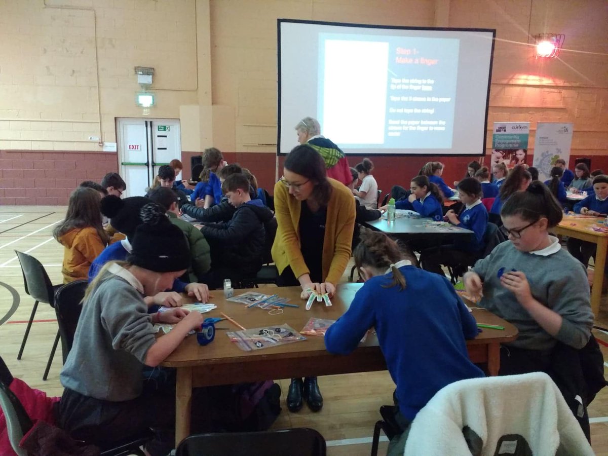 CURAMdevices's tweet photo. Fantastic workshops today and yesterday with @ScoilBhrde, @6thclassgetns, and St Annin's National School. Many thanks to @stanthonys_cu and @scienceirel for supporting this community initiative! https://t.co/p4rtnS0O1c