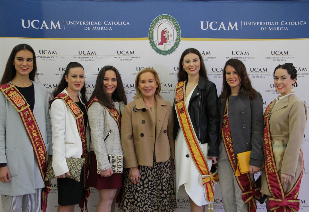 UCAM's tweet photo. #UCAMRefreshWeek @UCAM_OPRI
La semana cultural organizada por la UCAM involucró la semana pasada a artistas relacionados con la pintura, el baile, la escultura, el cómic, la moda, la fotografía, el videoarte o el cine, entre otras.
https://t.co/LuRKUoTKlL https://t.co/x8mWEnT7Tg