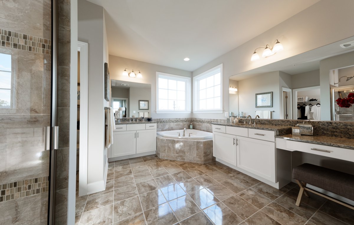MitchellandBest's tweet photo. Have you seen the Prescott II model in Westview South? Right now, we have a stunning Prescott II for immediate delivery! 

5 bedrooms, 4.5 baths, and a fully finished basement, plus a deck overlooking gorgeous parkland. 

Learn more: https://t.co/ZJWj3U0xoM https://t.co/teFjNkQHP0