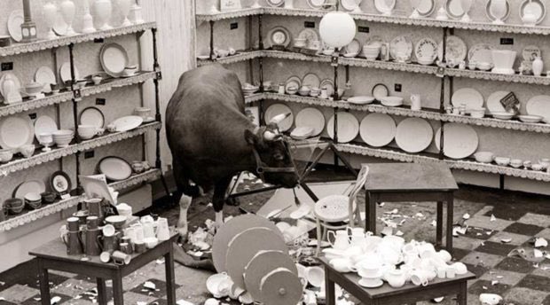 migueldeicaza's tweet image. Picture of Donald Trump in the US economy drafting his tariff proposal