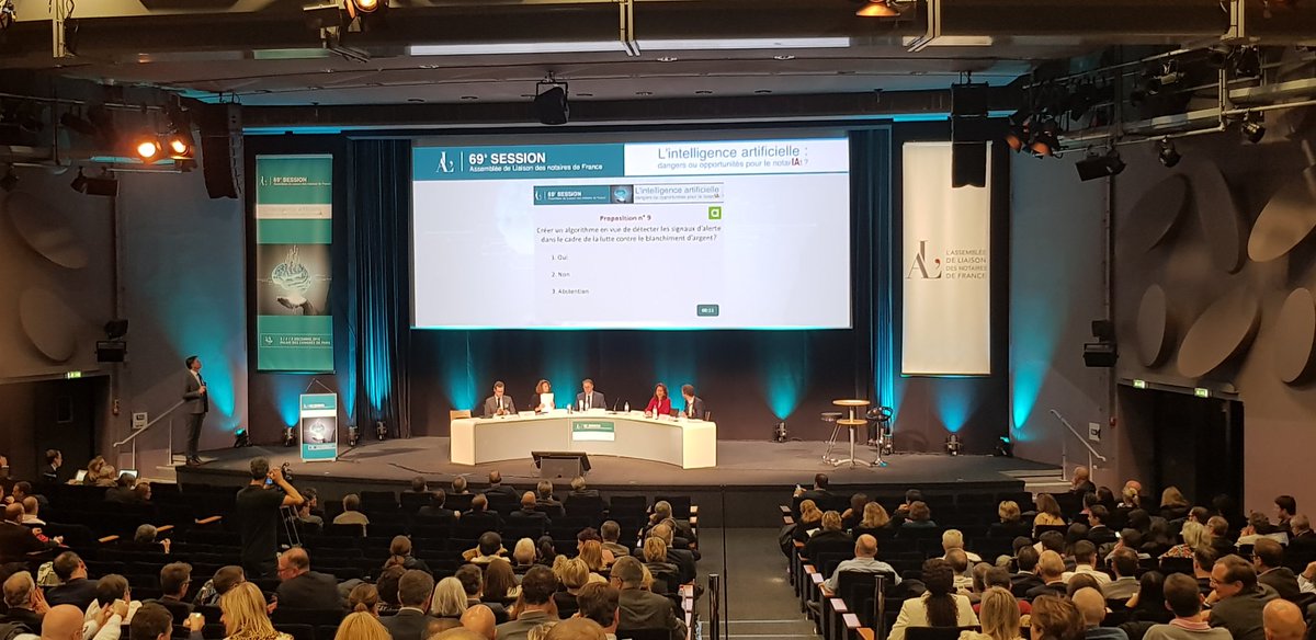 Steph_Peron's tweet photo. Bel aboutissement pour les rapporteurs #AL lors de la présentation des propositions @A_de_Liaison #Notaires #IntelligenceArtificielle #AL2018 https://t.co/eGox0cAUxs
