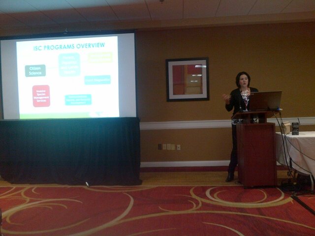 M_Marcotte76's tweet photo. Tracey Cooke @InvSp présente sur le travail fait en protection des #forets au #FPMF2018 ! https://t.co/Kihp63EO71