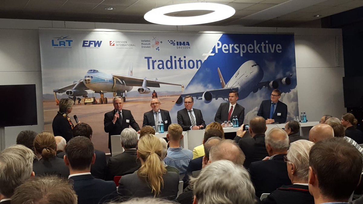 Silicon_Saxony's tweet photo. Und noch eine Veranstaltung, auf der wir heute vertreten sind: 60 Jahre Erstflug der 152 in #Dresden - auch hier steht das Thema #Innovation im Mittelpunkt. #crosscluster @LRT_aero https://t.co/7p0ai5wFLB