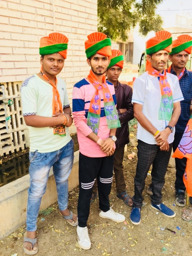 jomatraj1995's tweet photo. जय भाजपा तय भाजपा विजय भाजपा 🙏
#भगवामय_राजस्थान https://t.co/T1X7urvwzm