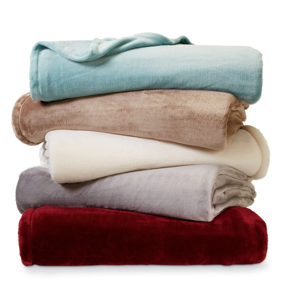 TatumHigh's tweet photo. Organizations need to bring their blankets, gloves, or any other warm items by December 13th! Happy Holidays! ❄️🧤 https://t.co/iaxsd13NaS