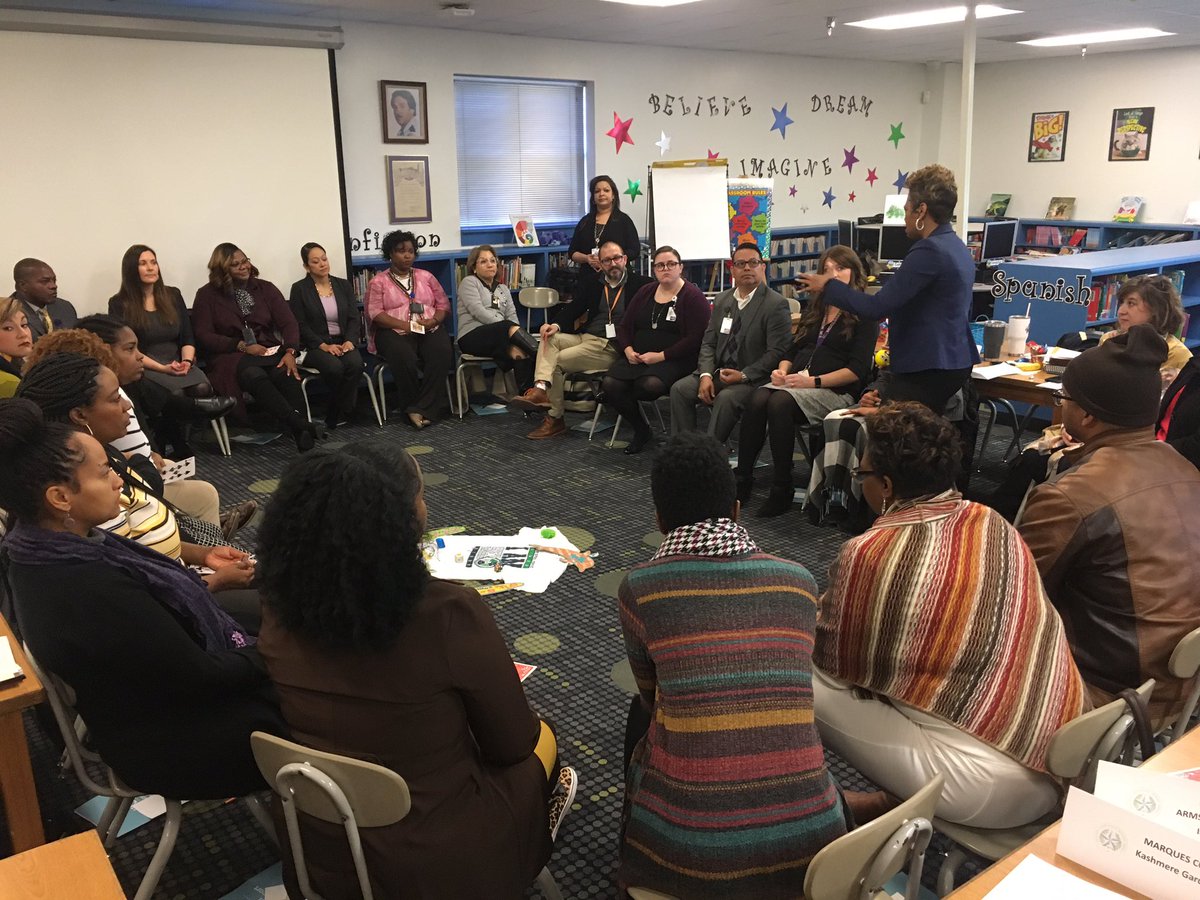 AhmeshaG's tweet photo. Dr. Roberta Scott integrating the Restorative Circle into the SEL Presentation 
#InductionYearPrincipals
#LeadershipDev1
#HISD
#GrenitaLathan https://t.co/XK2qxjWXcY
