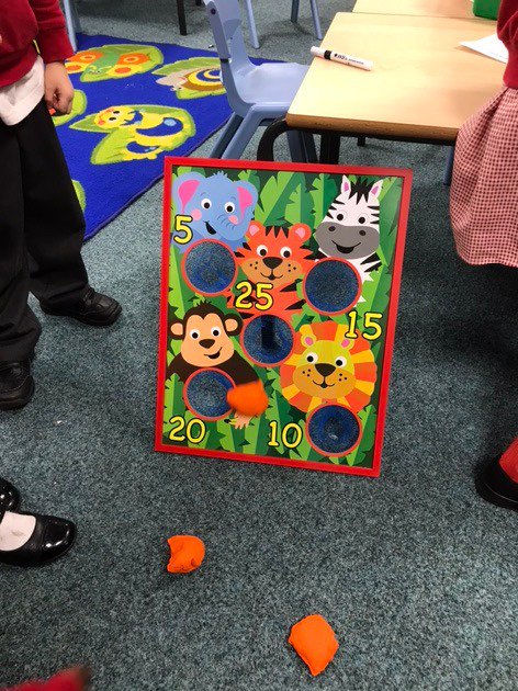 MMMFunMathClubs's tweet image. @MMMFunMathClubs All the Fun of the Fair was the theme this week.  Great games and activities! 😀🎲📏