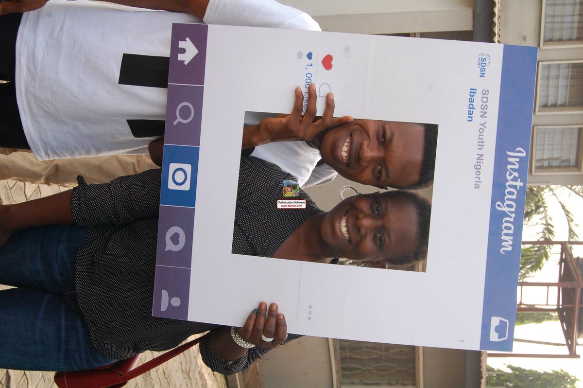 SDSNYouthNG's tweet photo. Our love for the #GlobalGoals 

Yes we can. 

#SDSNYouth https://t.co/eUku5DTPup