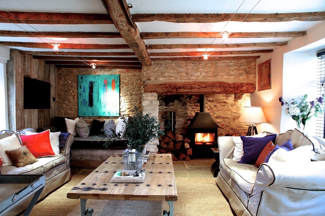 ThePCAgency's tweet photo. Who fancies a cosy weekend in The Cotswolds? Step inside Yarrow Cottage. Book via @Beachspoke (from £210pn; pets welcome). #KeepingitPC https://t.co/pU1eRsY3l1 https://t.co/OPVOkyHVDx