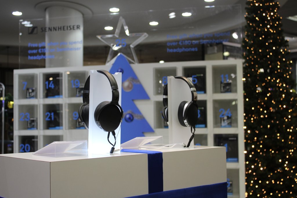 STAFFUPie's tweet photo. Feeling the Christmas vibes in @ArnottsDublin today with @SennheiserUSA!🎄 (Here till the end of the month 🎅)
#sennheiser #arnotts #christmasshopping https://t.co/BSbwOZW7Vx