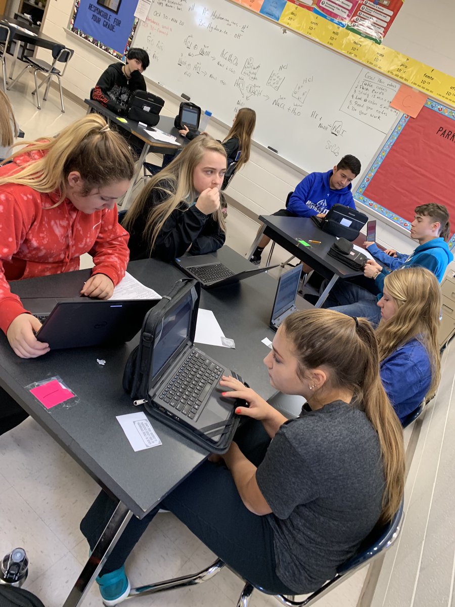tinasci4fun's tweet photo. Celebrating computer science week!! #hhsonthemove #TigerCSEd @Hollistertiger https://t.co/HDSFtJxiGi