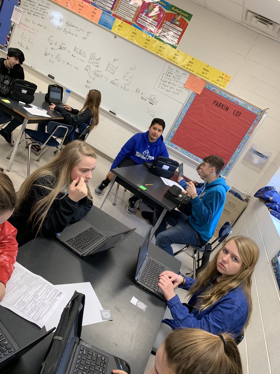 tinasci4fun's tweet photo. Celebrating computer science week!! #hhsonthemove #TigerCSEd @Hollistertiger https://t.co/HDSFtJxiGi