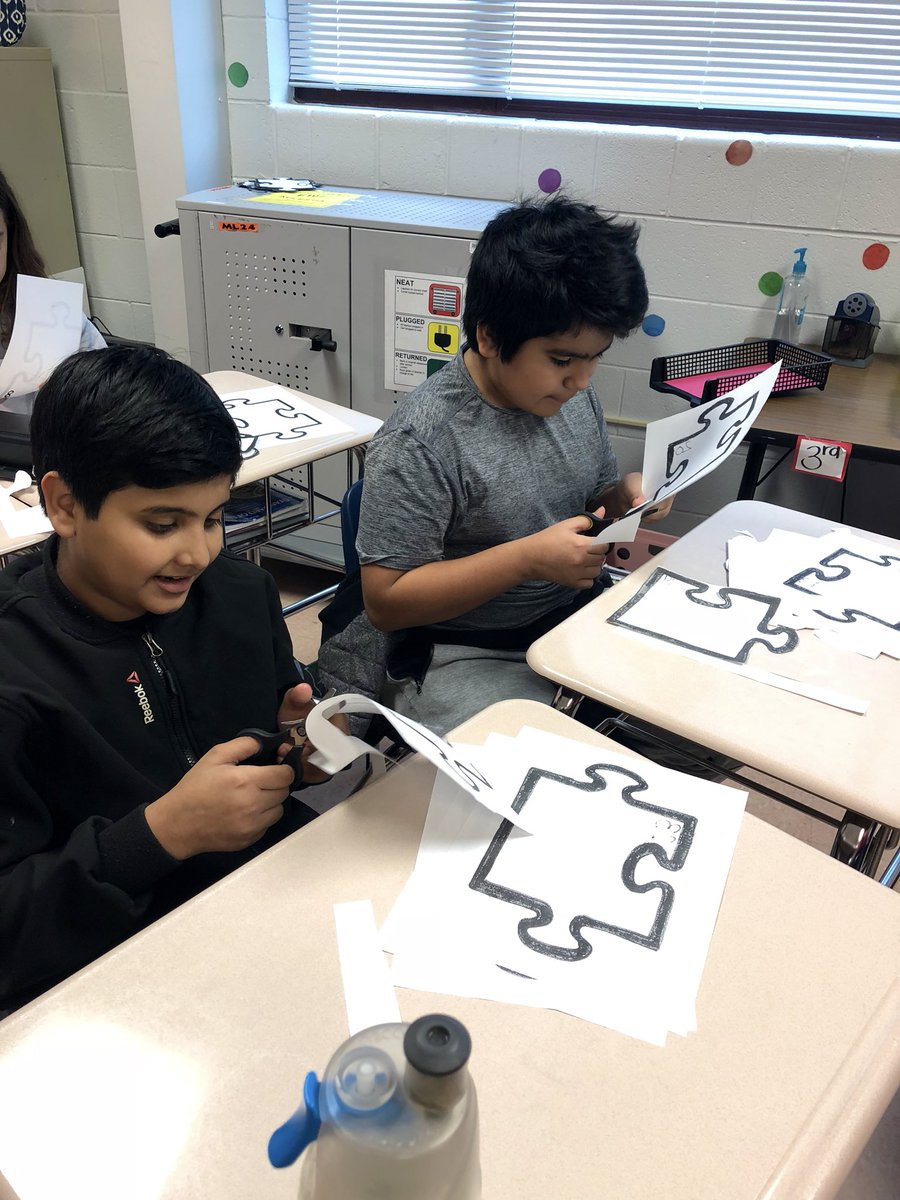 msaulestia's tweet photo. Payton’s Pals enrichment is hard at working preparing for our upcoming positivity project activity! We can’t wait for team day on the 14th #OurKMS https://t.co/L4SLhbTPae