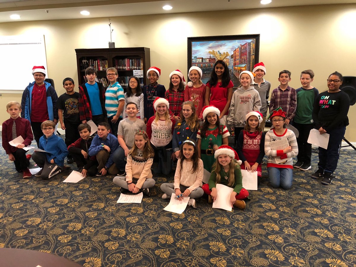 regibbs_mcs's tweet photo. Heritage Elementary students spread some kindness this holiday season at Heritage Assisted Living. @HeritageRams #mcslearn #letsglobal https://t.co/grxPnxHYVI