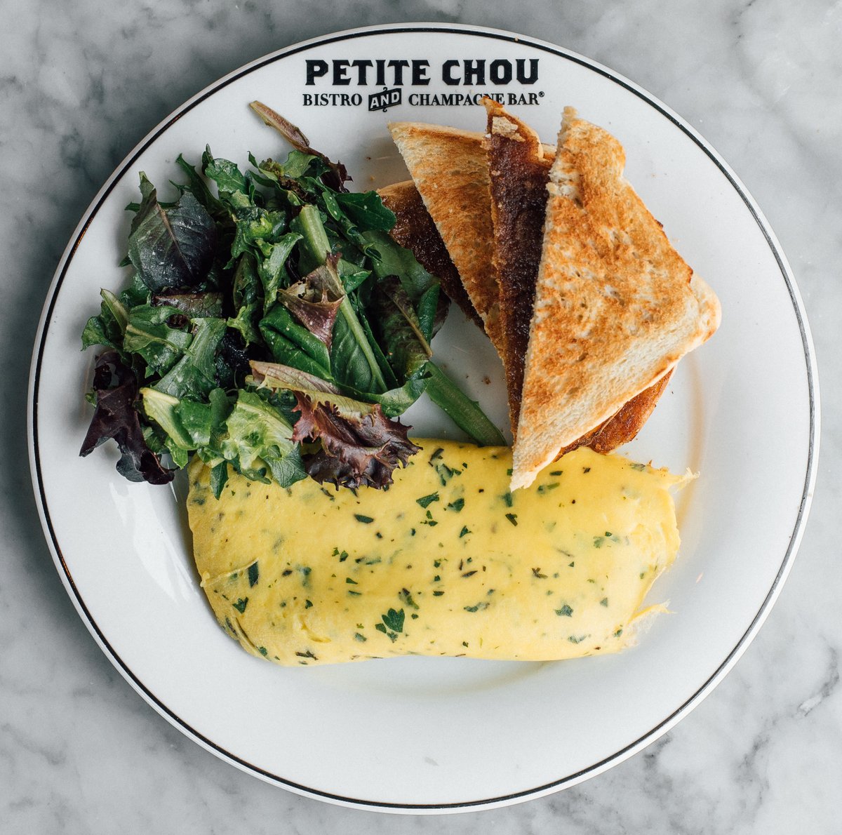 Petite__Chou's tweet photo. Egg de Triomphe: seasonal local mushrooms, fresh herbs, chevre. 🍳😍 #omelette #omelettes #breakfastgram #eathereindy https://t.co/UBgxPHaSoR