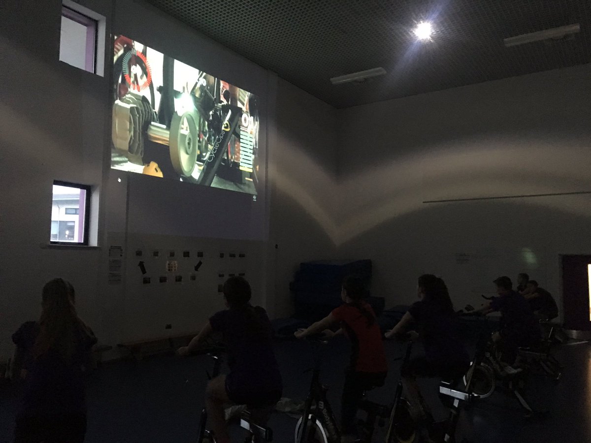 YBBSport's tweet image. 🚴🏼 Triathlon Club 🚴🏻‍♀️
A great high intensity cycling session today.
AND
Congratulations to our 3 athletes who have picked up their second training reward for completing 10sessions. #pedallingtofitness #trainingrewards #thefutureisbrightthefutureispurple
