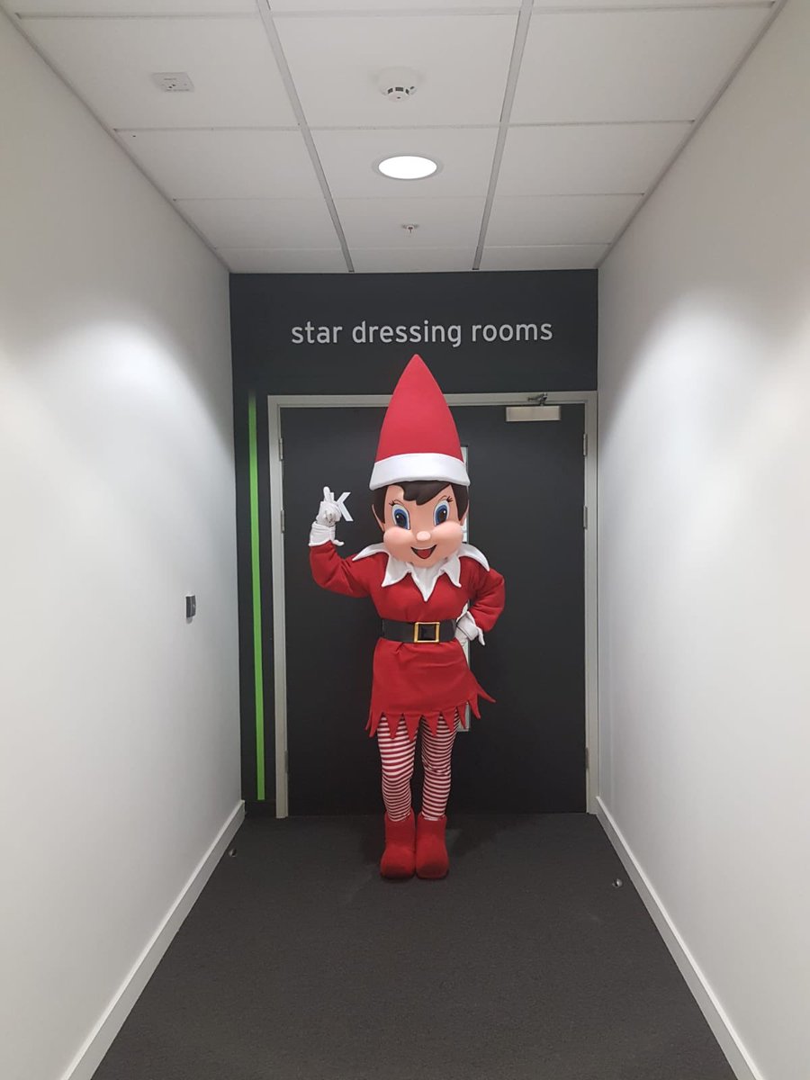 Day 16:
Elfie visits the studios in Media City! @MediaCityUK @MediaCityDaily @DarrenDeans @iLoveMCUK #StephNally #Elfie #CervialCancer #Donate 

gofundme.com/6d2x1sg