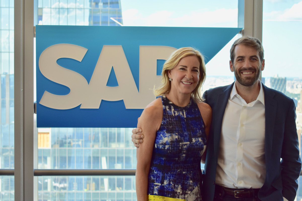 MattSpohn's tweet image. Throwback to hanging out with @ChrissieEvert at @SAPLeonardo Center Hudson Yards! #presalesfun