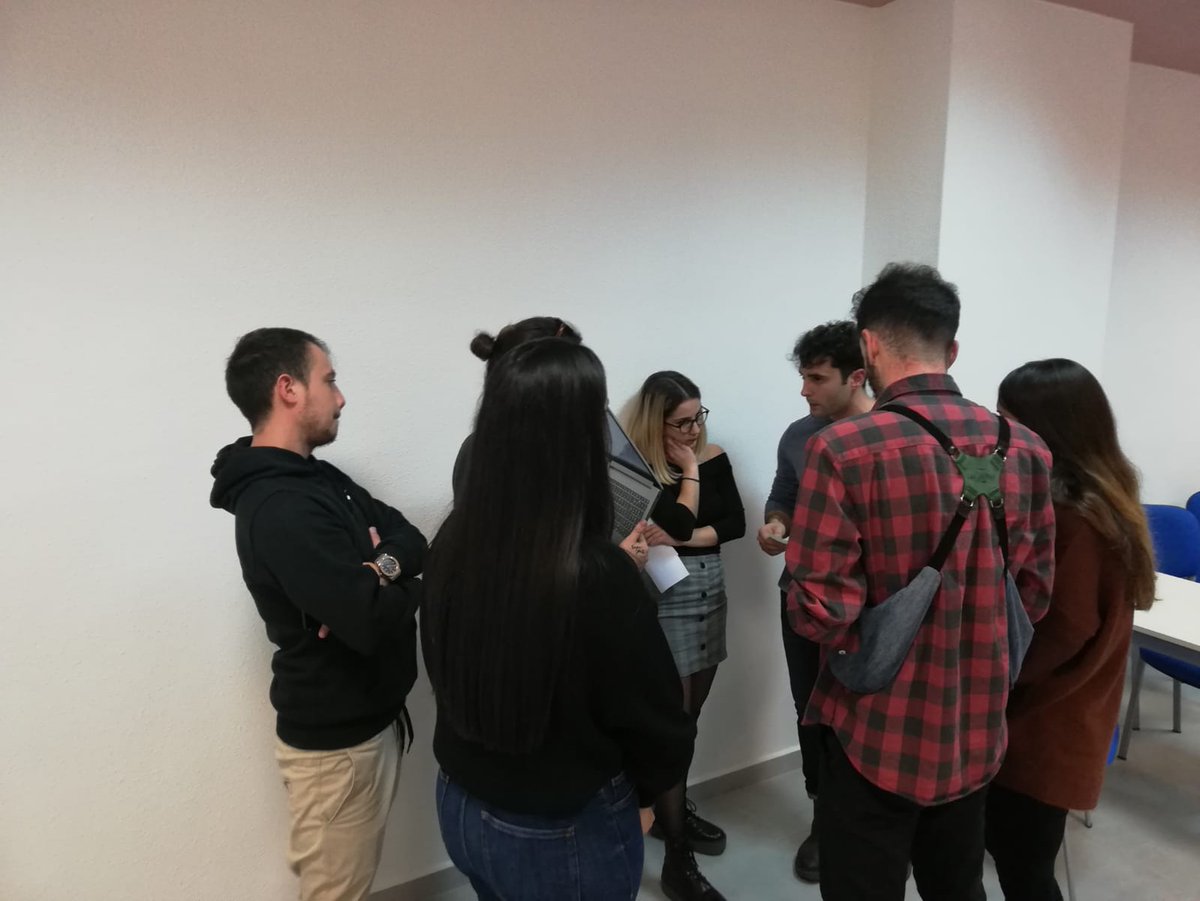 j_somosmas's tweet photo. Tras la pausa publicitaria y la reunión del War Room vamos a por los últimos minutos del #DebateA4 #UnaVozPara el futuro https://t.co/2As3TPOhoE