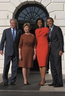 #FLOTUS #MICHELLEOBAMA &amp; #POTUS #BARACKOBAMA #BUSHES