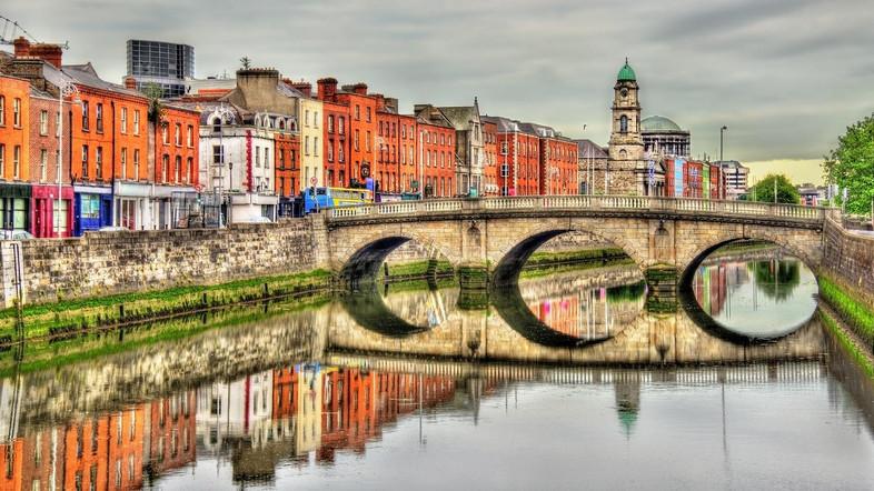 Athens Abroad tweet media