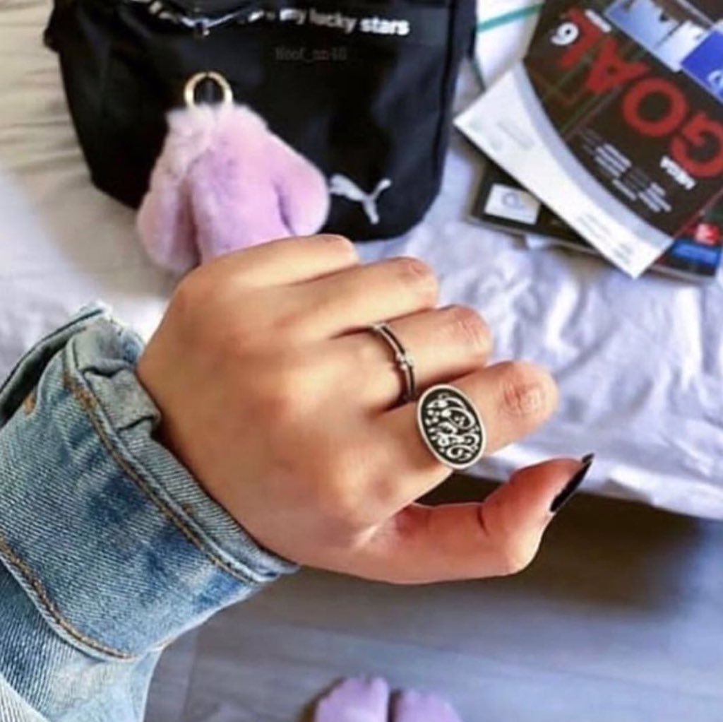 stonesilver925's tweet photo. مفاجآه للجميع 💍💍 ..
احصل/ي على خاتم ملكي مجاني فضه خالص عيار ٩٢٥ 💎.. نصنعها على حسب طلب♥️
بشروط بسيطة وسهلة .
- فولو لحسابي. 
- نزّل/ي صورة الخاتم بتغريدة و وصليها ١٠٠٠ رتويت خلال ٣ أيام.✨. https://t.co/MtRr4UlpQp