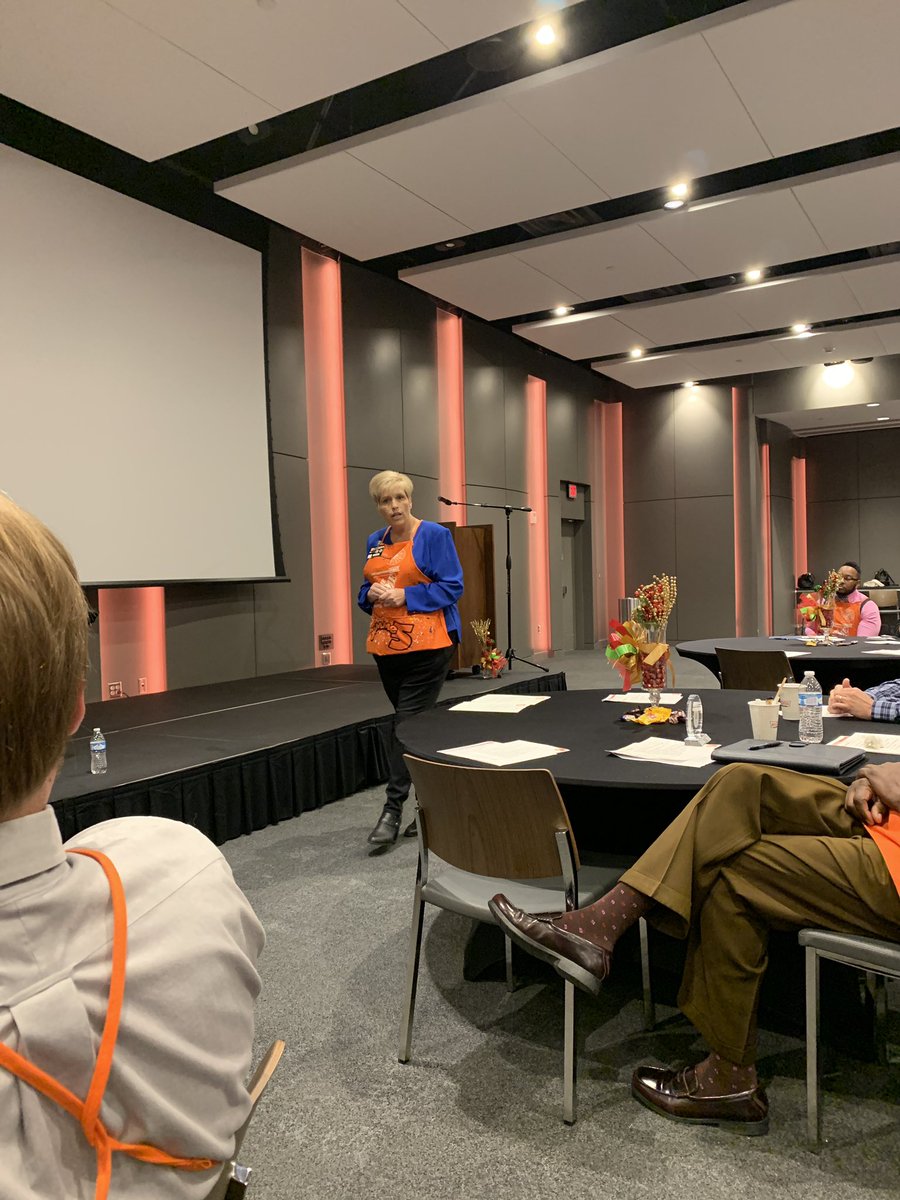 briananderson82's tweet photo. Up close and personal with some outstanding teachers! #sharpeningthetools #Asm2018 #findthewins @wendellAbernat1 @ginger_coleman @Tenney1R https://t.co/5equk6cwVs
