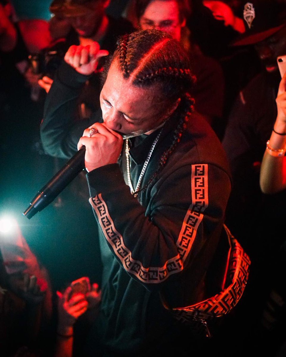 pressapressa's tweet photo. Young Fly Canadian My DJ He A Alien👽 🇨🇦 #DJAlien https://t.co/GF4rDbWJqa