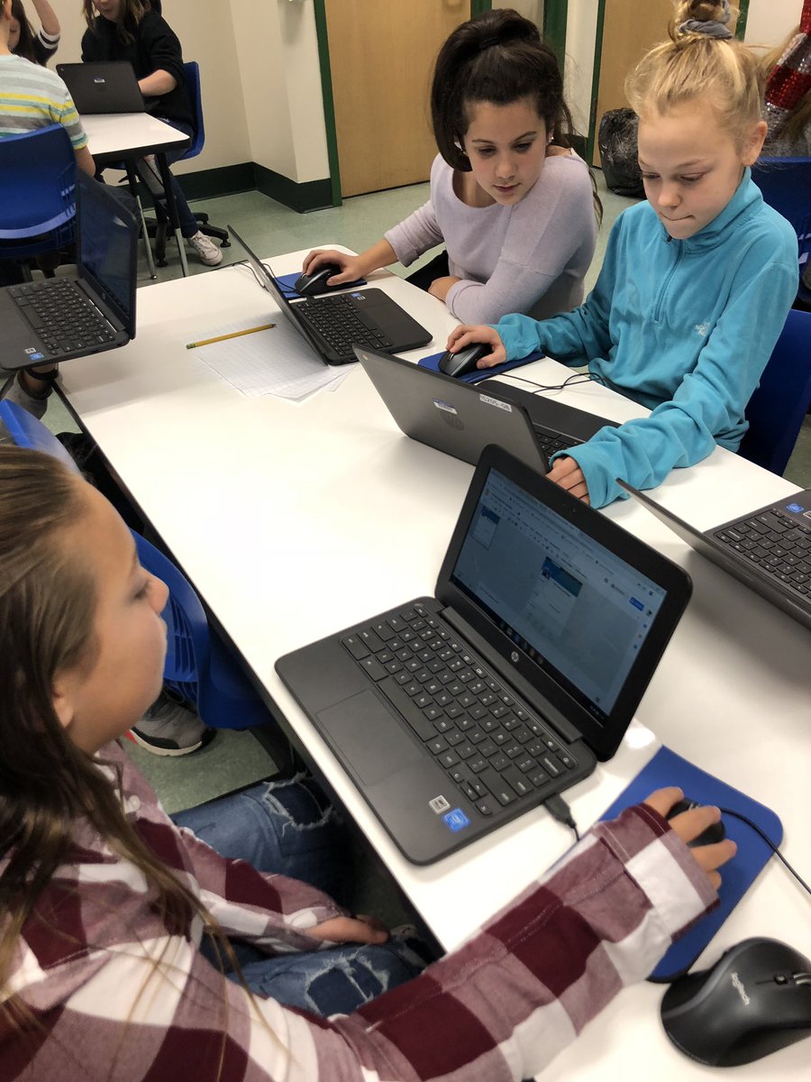 naistechwasser's tweet photo. 6th graders creating their own “LinkedIn”bio #careers #aNaising https://t.co/B79xFFZlSI